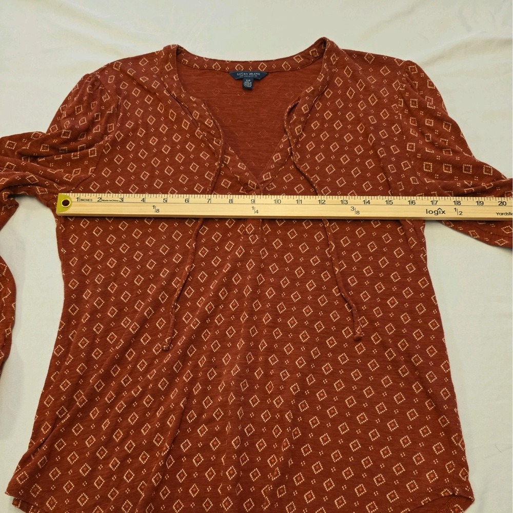 LUCKY BRAND Diamond Print Tie Front Long Sleeve Loose Fit Top Rust Size Small - Picture 5 of 6